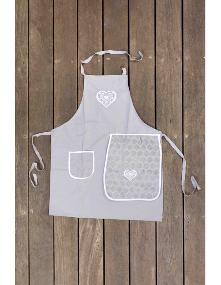 TABLIER AVEC TORCHON COUSU COEUR